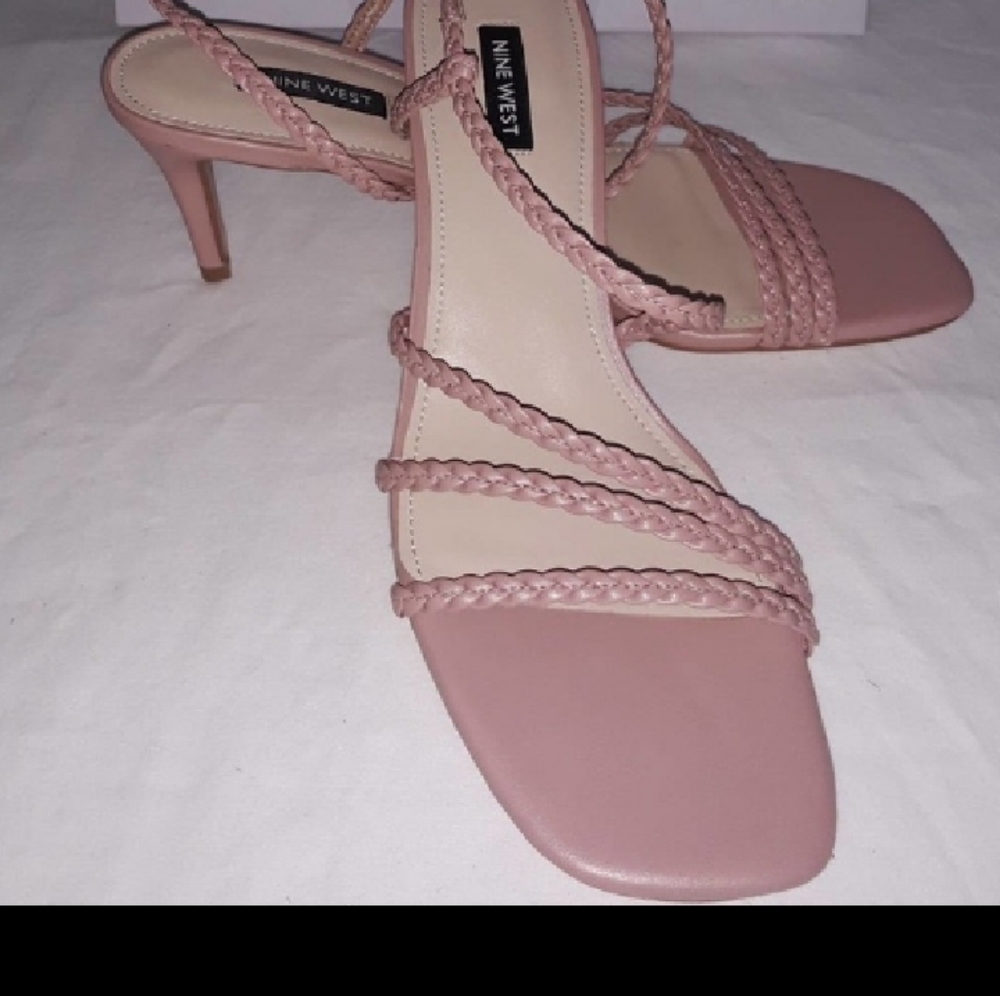 FOR @dogmommy3 NIB Nine West Game 2 Strappy Sandals 9M - Picture 2 of 4